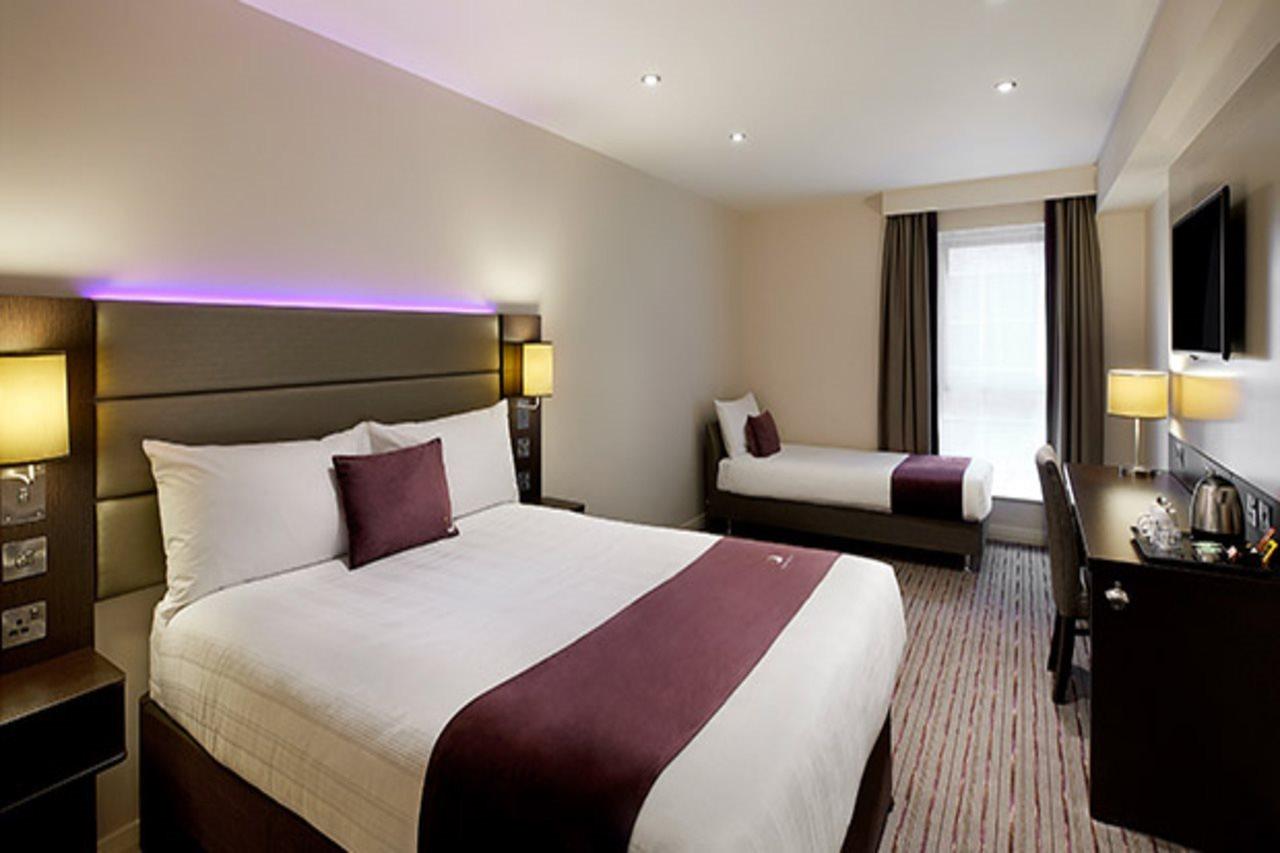 Premier Inn London Gatwick Airport South - London Road Crawley (West Sussex) Exterior foto