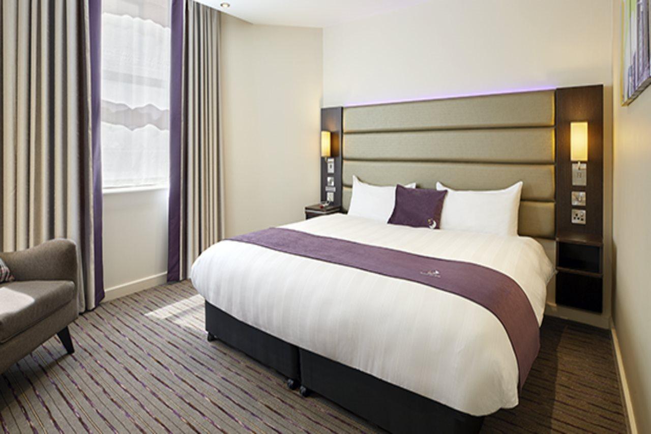 Premier Inn London Gatwick Airport South - London Road Crawley (West Sussex) Exterior foto