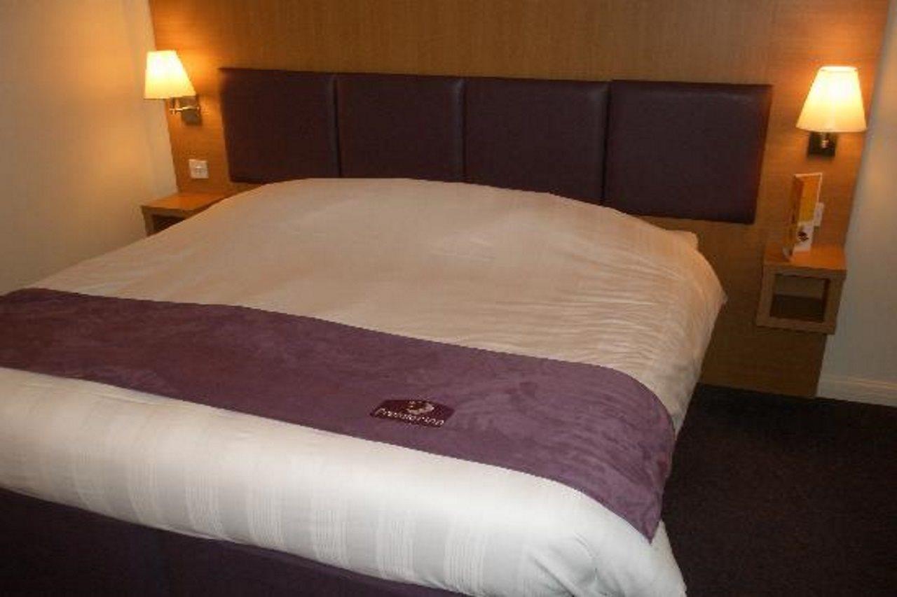 Premier Inn London Gatwick Airport South - London Road Crawley (West Sussex) Exterior foto