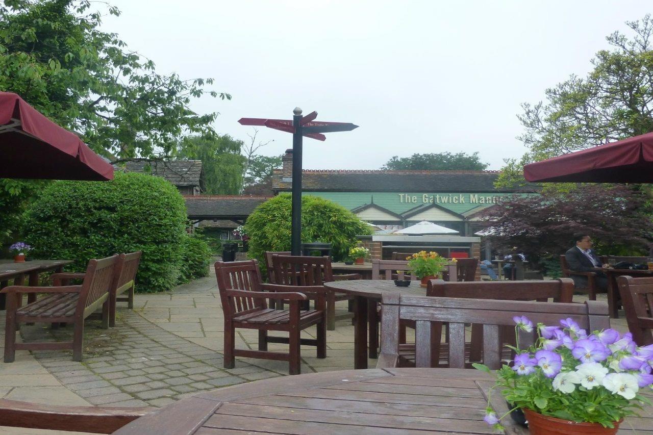 Premier Inn London Gatwick Airport South - London Road Crawley (West Sussex) Exterior foto