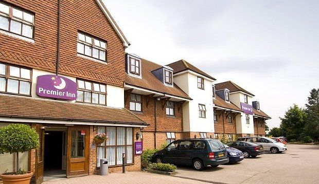 Premier Inn London Gatwick Airport South - London Road Crawley (West Sussex) Exterior foto